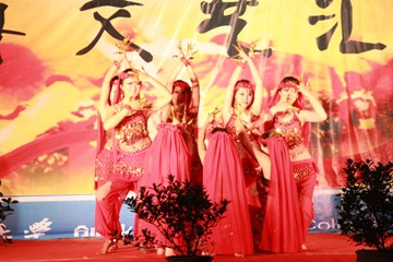 创业学院举办首届青年文艺晚会