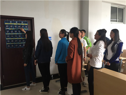 创业学院开展课堂“零手机” 青春“不低头”学风建设活动