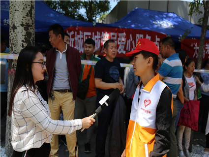 我院大学生志愿者服务队为呼市高考助力