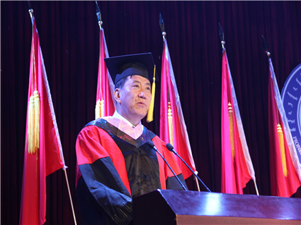 内蒙古大学创业学院隆重举行2017届毕业生毕业典礼暨学士学位授予仪式